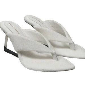 Good American Thong Shoes Lucite  7 White Terry Cloth NIB